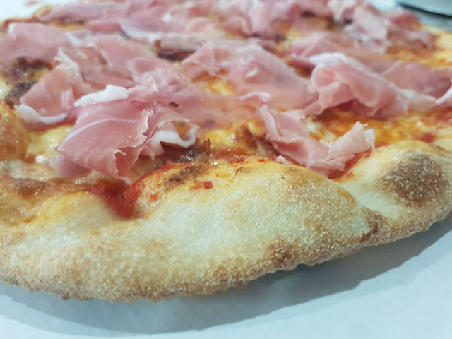 Pizza con Prociutto Crudo